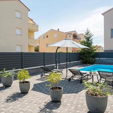 S With Pool, Jacuzzi & Gym * Vodice